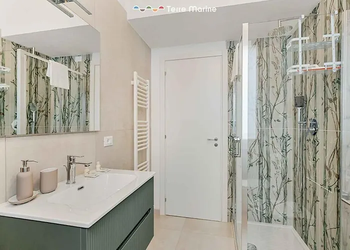 Amare House, Terremarine * Специя